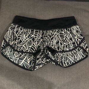 Lululemon Speed Up Shorts Palm Print